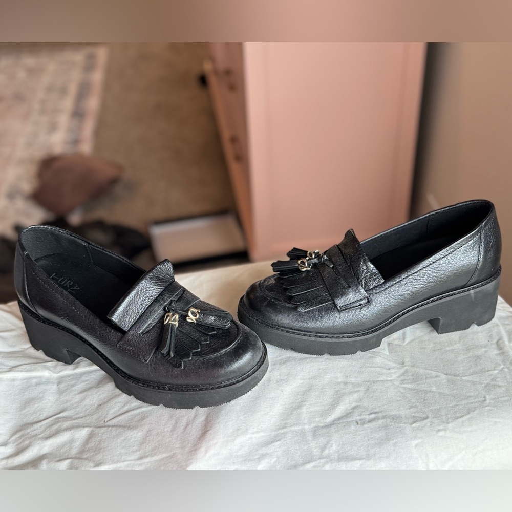NEW! Naturalizer Black Leather Loafers with Tassels